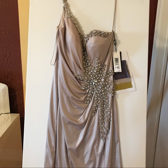 Evening Dress by Terani Couture, size 4 us - Picture 5 of 5